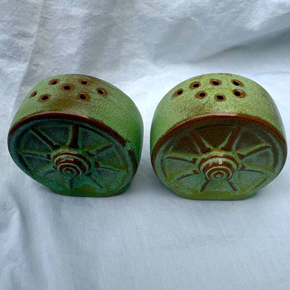 Vintage Frankoma Prairie Green Wagon Wheel Salt and Pepper Shakers